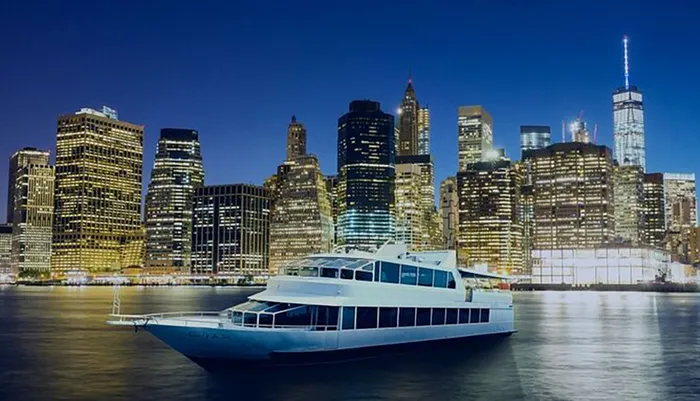 Unforgettable New York Dinner Cruise with Live Music Photo