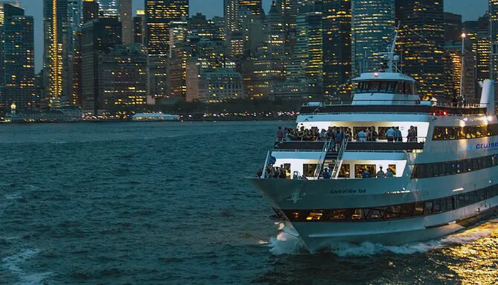 New York Dinner Cruise with Best Views of the New York Skyline Photo