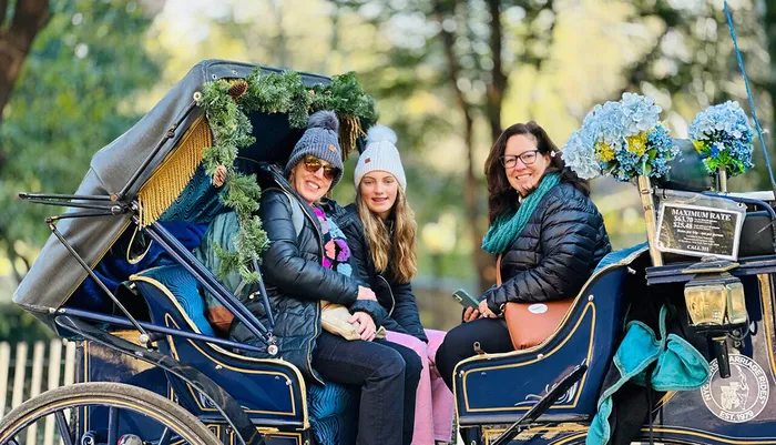 Central Park Horse Carriage Ride with Photo Stop (45 Min) Photo