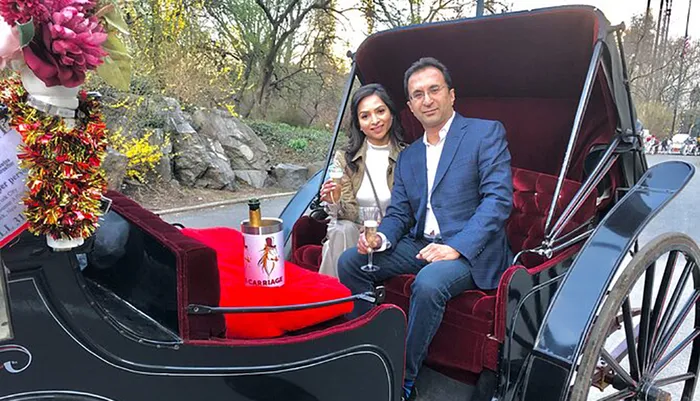 VIP Special Occasion Horse Carriage Ride in Central Park with Champagne (50 Min) Photo